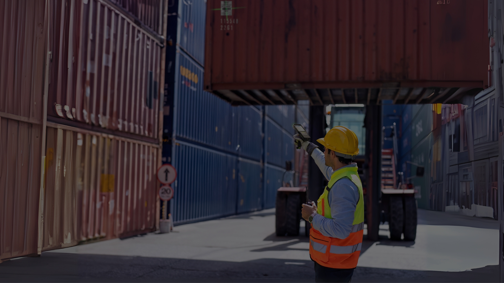 Warehouse professional using Zebra MC3400 mobile device